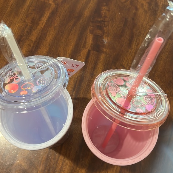 “ Everybody runs on Dunkin’ ”🧊🧋🧊 - Picture 4 of 9